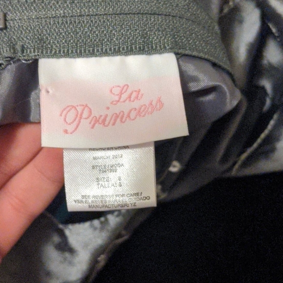 Dress - Picture 2 of 3